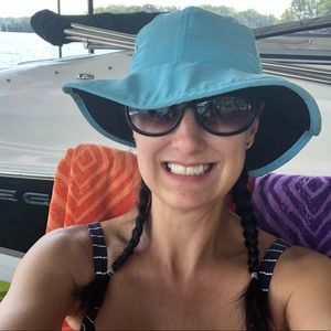 Meet your Posher, Denise